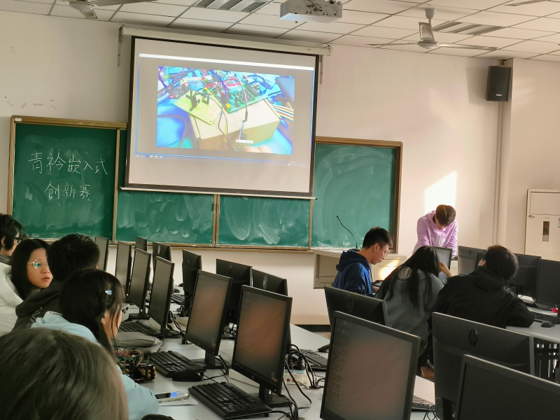 融合創(chuàng)新，賦能未來(lái) 重慶文理學(xué)院電子信息工程學(xué)院技術(shù)服務(wù)概覽